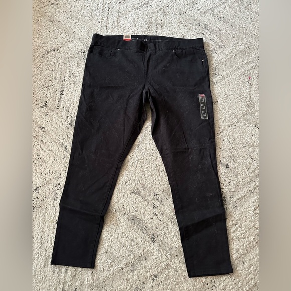 Levi's Black Perfectly Shaping Pull-On Leggings NWT Mid Rise 22W M - Picture 1 of 4